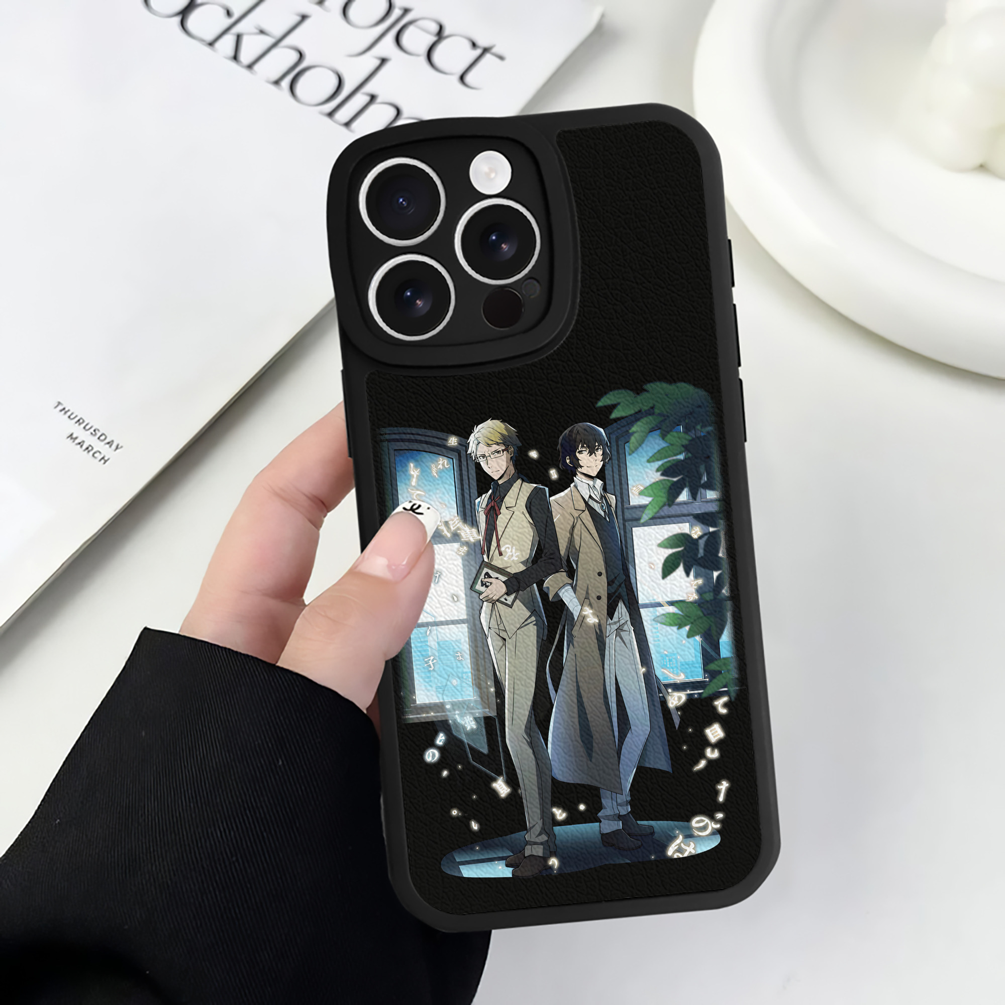（画像用） 文豪ストレイドッグス Bungo Stray Dogs 【iPhone 16シリーズ対応】シリコンスマホケース（レザー調） 材質：シリコン